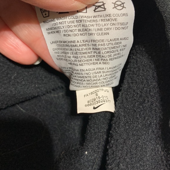 Nike Womens Dri-fit black & white hoodie size small - Picture 9 of 9